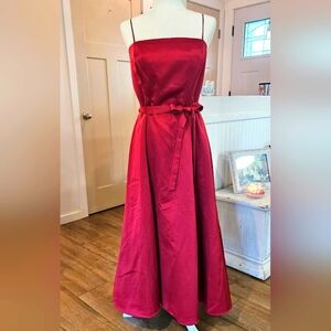 Worn Once - PAPELL BOUTIQUE - Christmas Red Formal Gown - Size 14